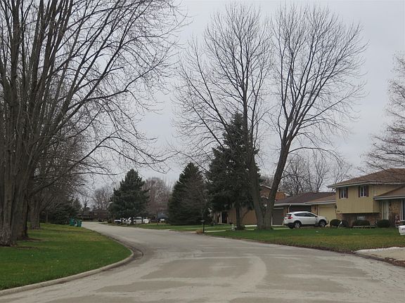 5th image of 23834 W Plainsman Cir