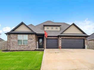 1531 Blue Moon Rd, Centerton, AR 72719