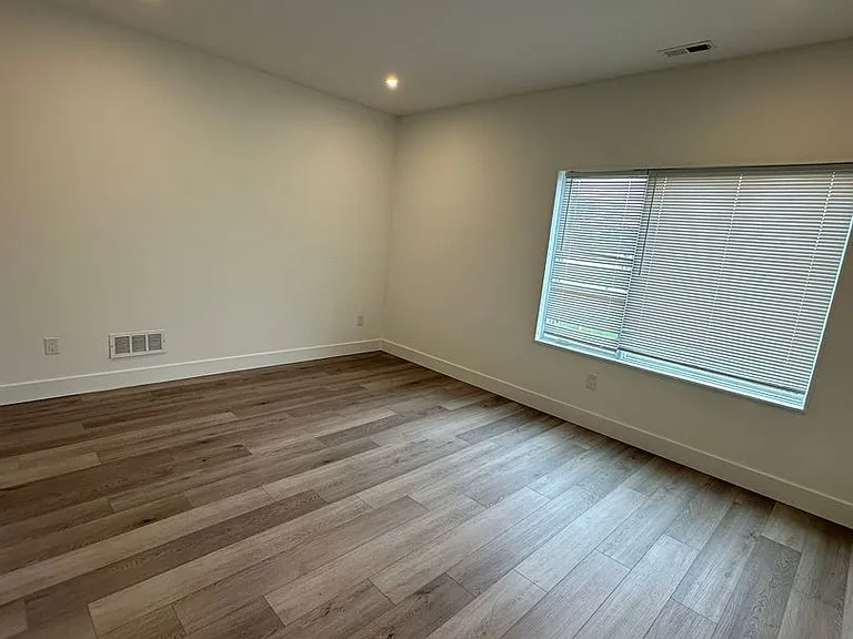 2631 W Oxford St #2 — Photo 7
