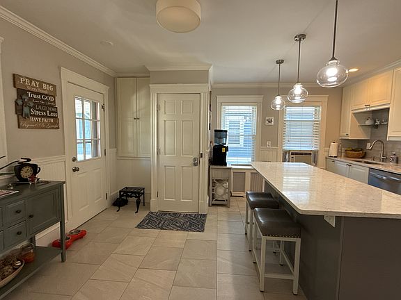 5th image of 27 Walnut St #2