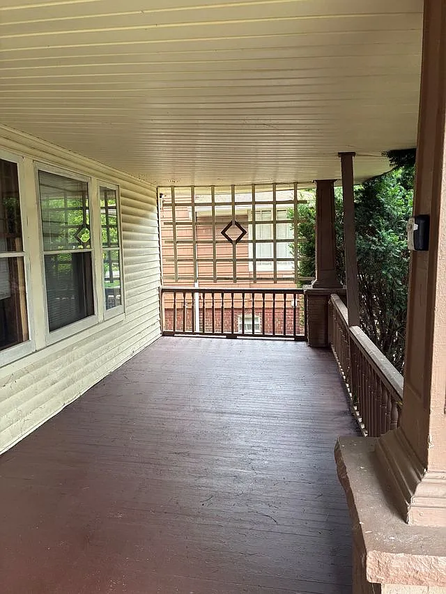 2 bed, $1,000 — Photo 2