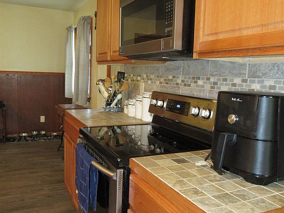 5th image of 2731 Hawthorne Ave