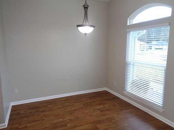 3rd image of 248 Dover Bluff Dr