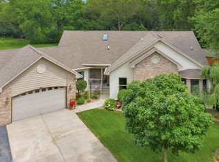 5936 Rose Cir, Saint Anne, IL 60964
