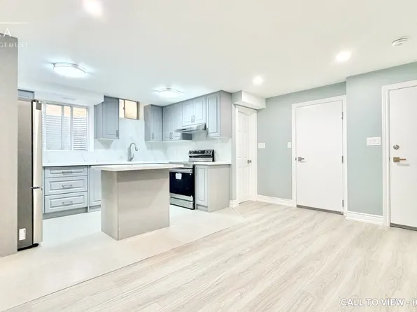 3 Falkland Rd #2, Brampton, ON L6P 4C3