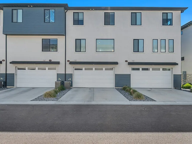 501 S 1080 W — Photo 3