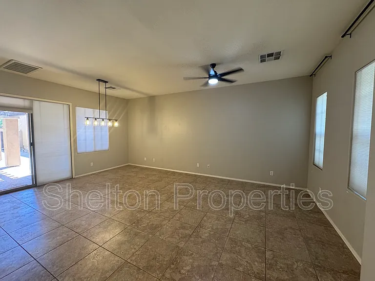 21163 W Sunrise Ln — Photo 3