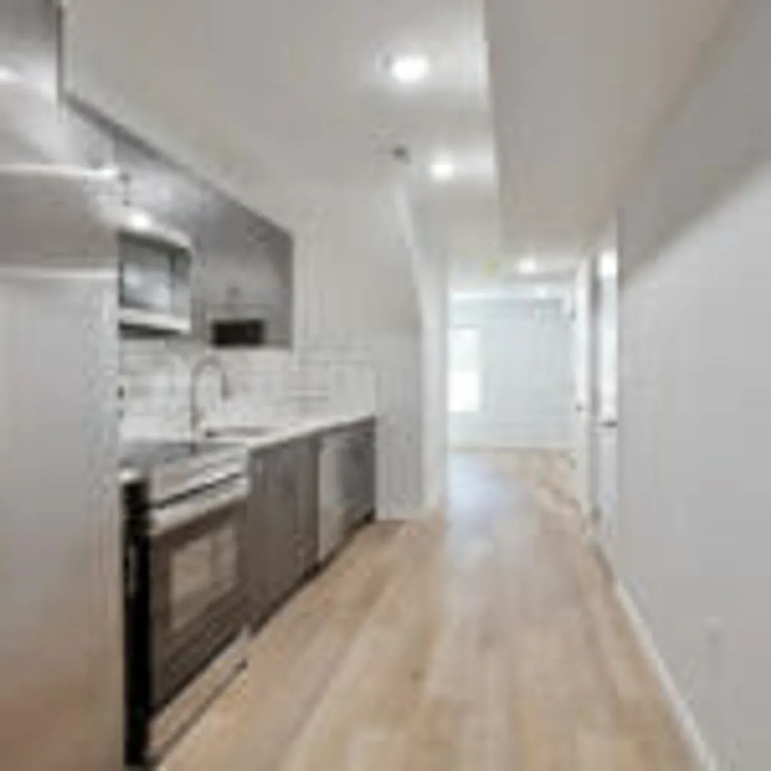 645 Brooklyn St — Photo 2