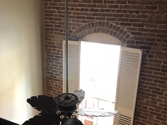 5th image of 377 King St #205