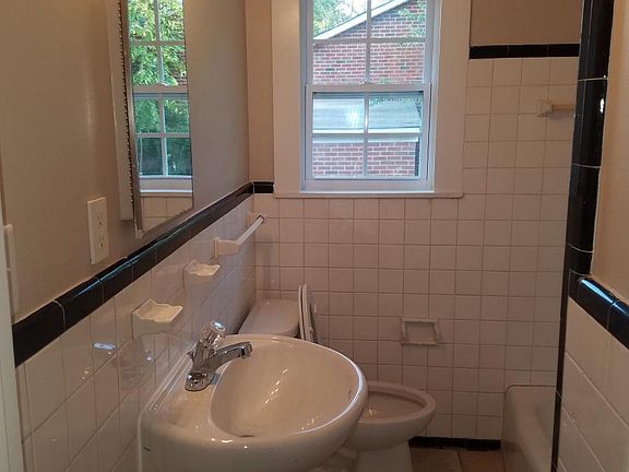 3rd image of 4006 Foster Ave SW #B
