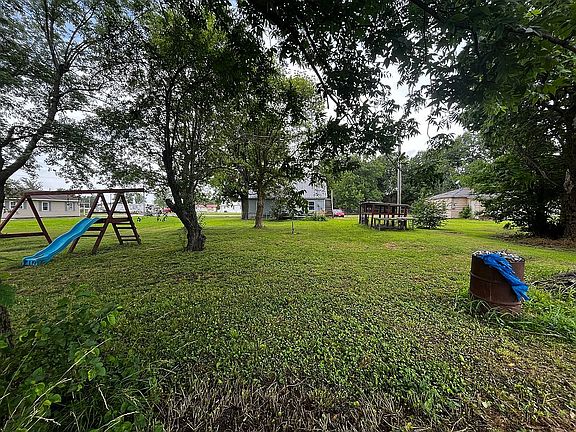 2nd image of 136 1st St