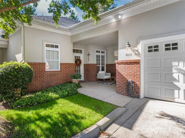 8833 Legacy Lake Ln, Charlotte, NC 28269