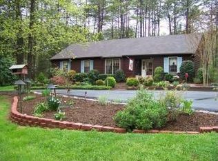 1050 Earlysville Forest Dr, Earlysville, VA