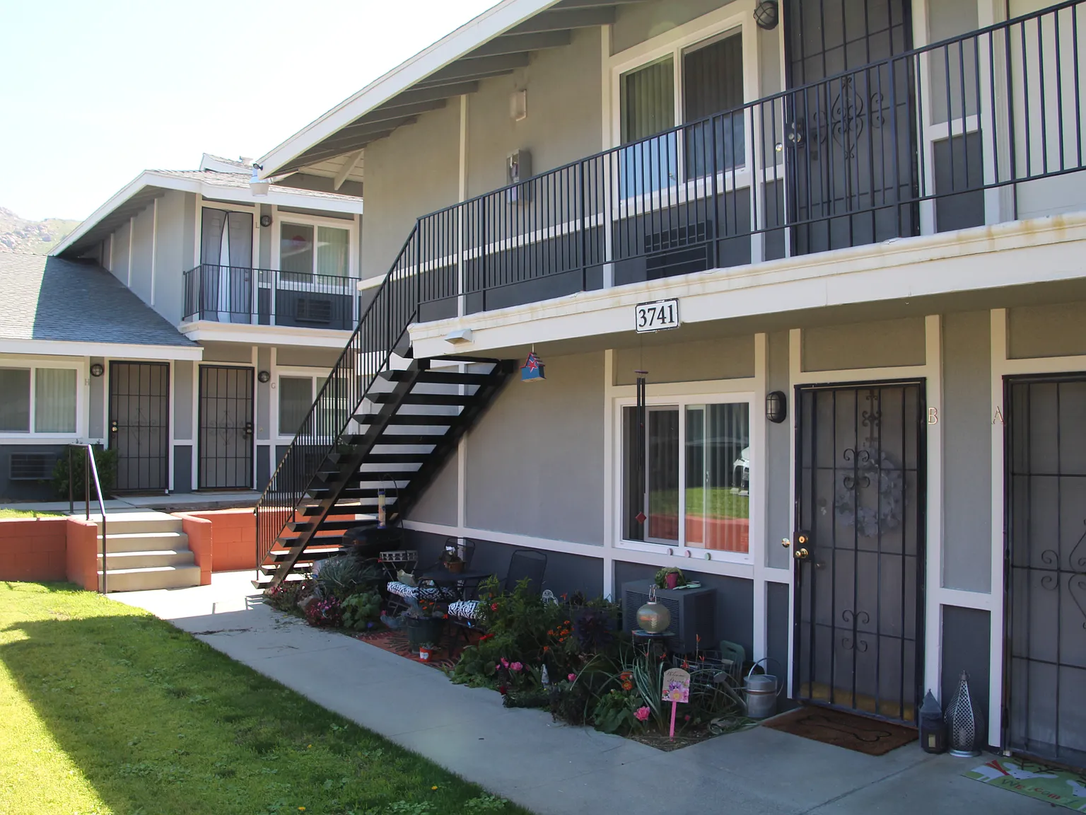 University Village Apartments — Photo 2