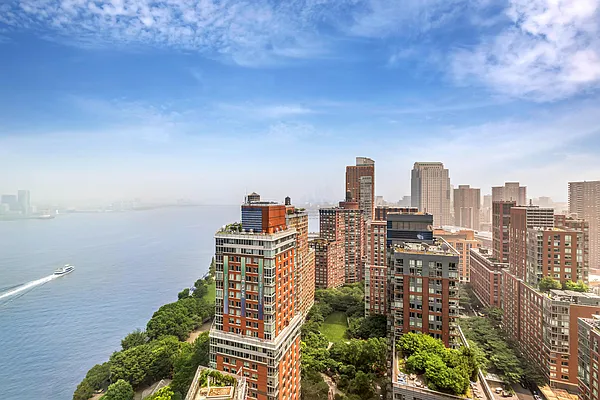 Rented by Sotheby's International Realty | media 2