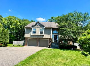 1345 S Milford Rd, Milford, MI 48381