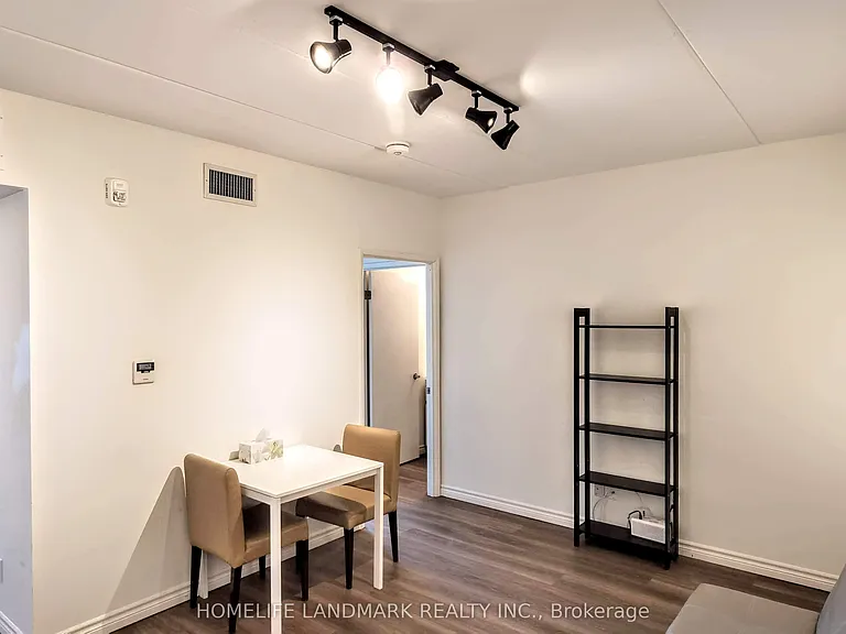 268 Lester St #304 — Photo 7