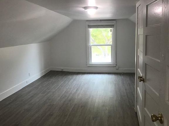 4th image of 976 Felspar St #A
