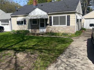 829 Sinclair St, Fenton, MI 48430