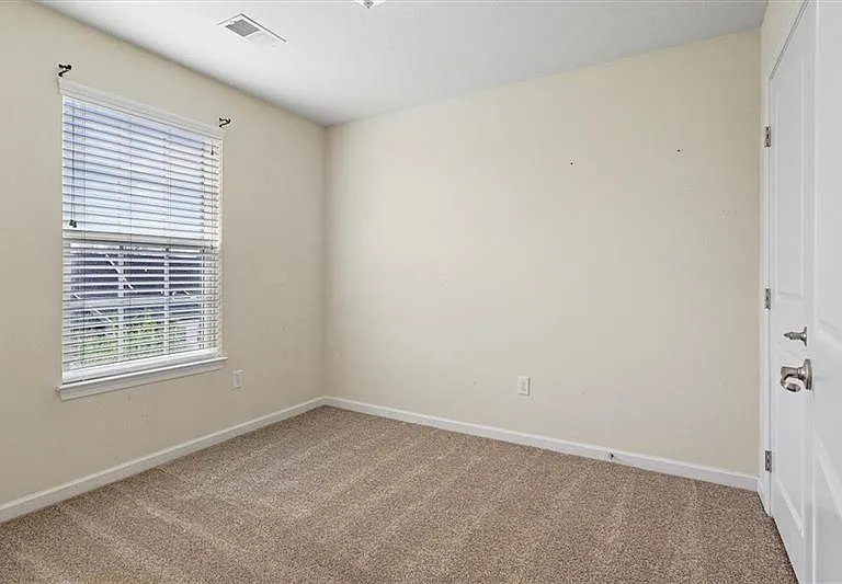 1922 Georgetown Dr — Photo 10