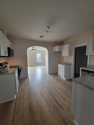 110 N Front St Photo 1