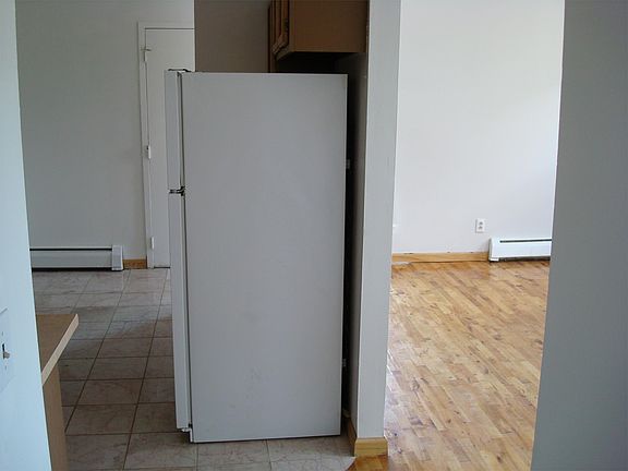 4th image of 118 Cottage St APT 8