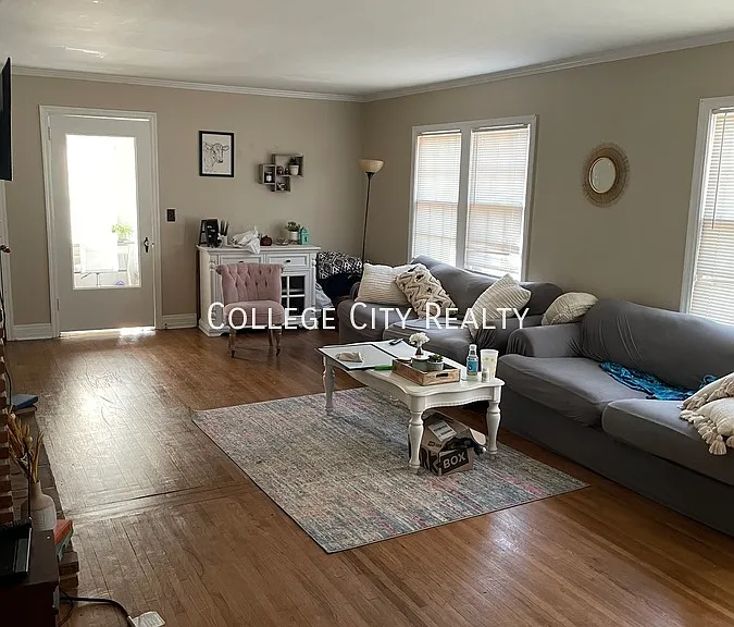 30 Dubois Ter — Photo 3