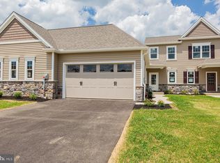 371 Meadow Rose Dr #152, Lititz, PA 17543