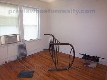 2nd image of 1691 Commonwealth Ave #Sd28