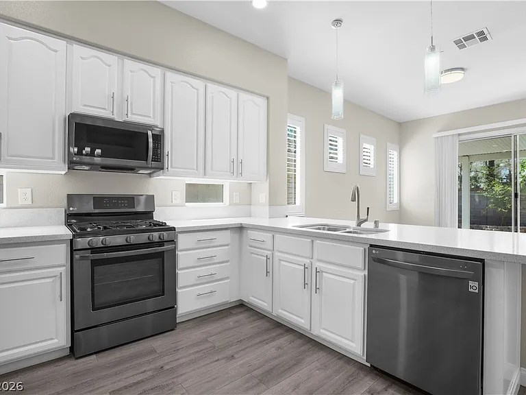 10137 Snow Crest Pl — Photo 7
