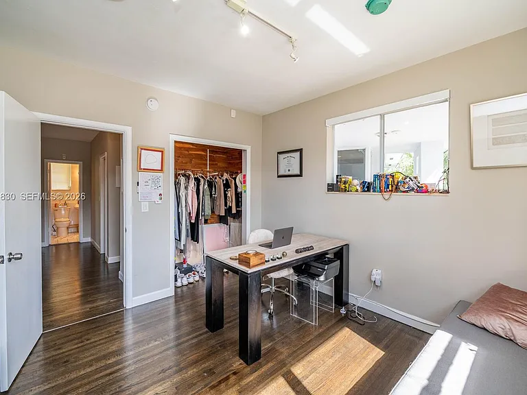 E Broadview Dr — Photo 20