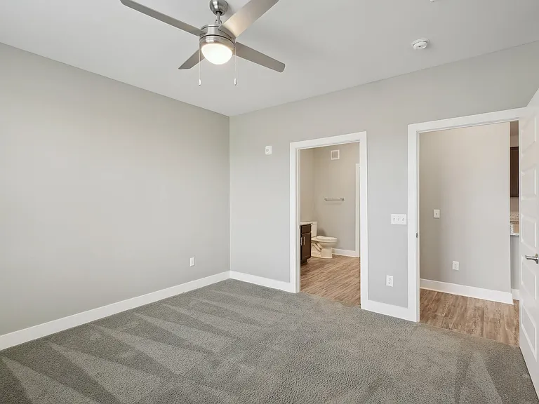 Bonavia Luxury Apartments — Photo 34
