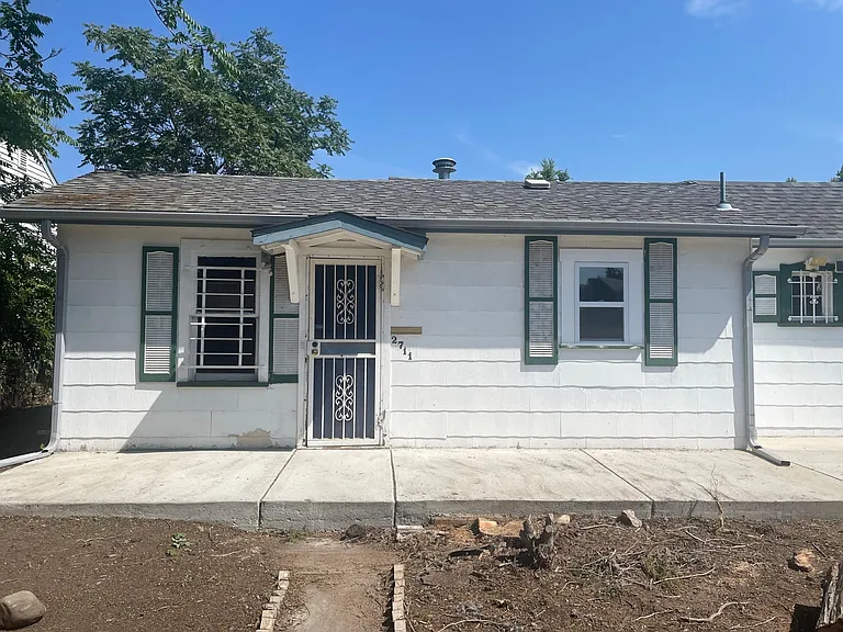 House has since been painted, new photos to come
