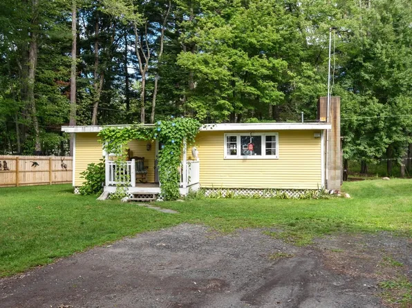 878 Flat Hill Rd, Lunenburg, MA 01462