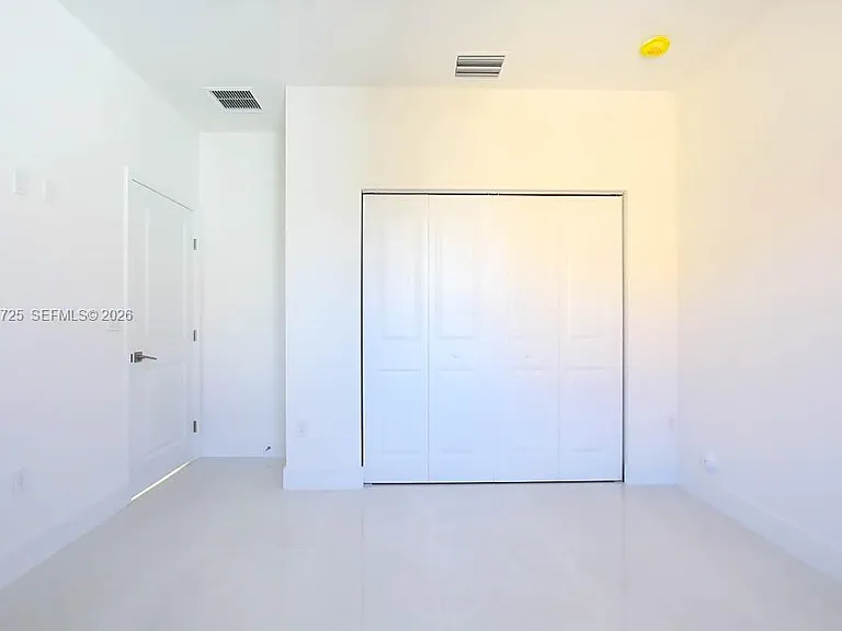 15631 SW 11th Ter — Photo 11
