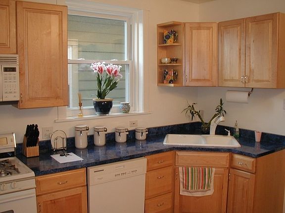 4th image of 2457 W Cullom Ave #1