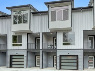 922 N 200th St UNIT C, Seattle, WA 98133