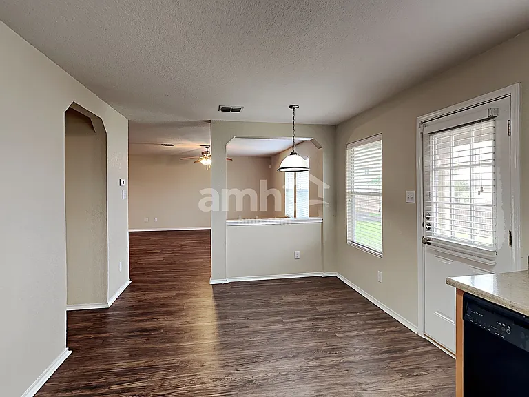 232 Willow Crst — Photo 4