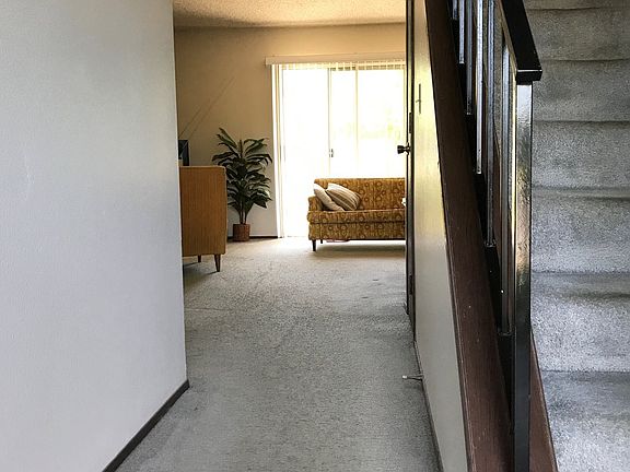 2nd image of 337 NE 105th St #337
