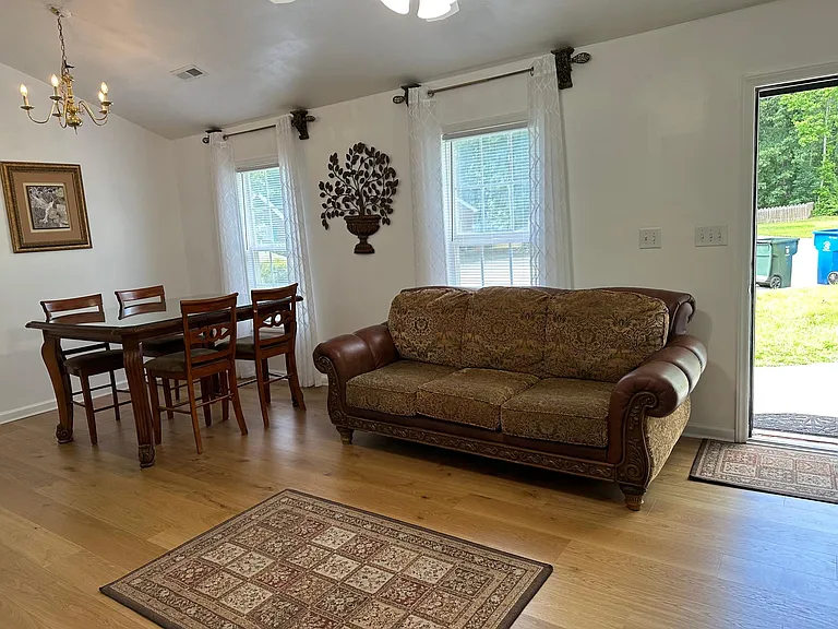 4 Donnelly Ct — Photo 5