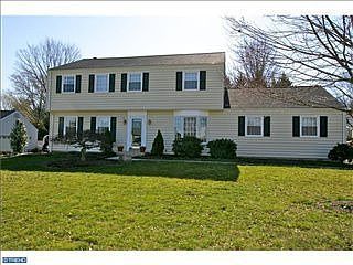 1st image of 470 Churchill Dr