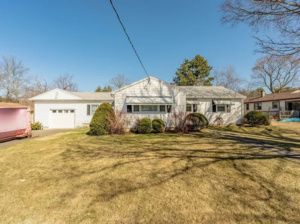 16 Sonia St, Springfield, MA 01119