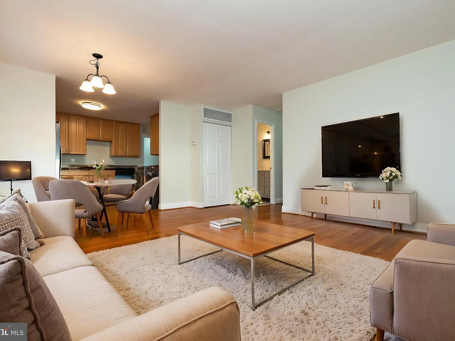5 bed, 3.0 bath, 1440 sqft, $3,500 — Photo 3