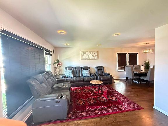 2nd image of 3524 N Natoma Ave
