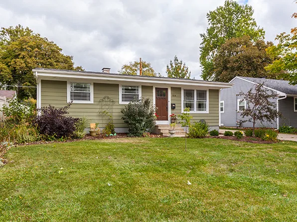 514 S 10th Ave, St Charles, IL 60174