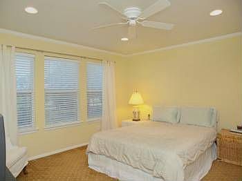 3rd image of 318 Barrington Farm Ct