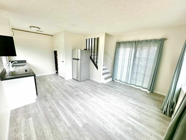 171 Fleet St — Photo 4