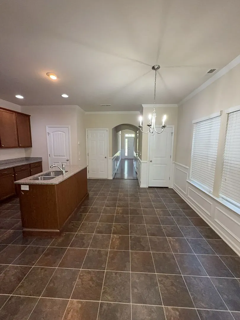 For Rent 204 Ashmore Ln 4bed/2.5bath — Photo 3