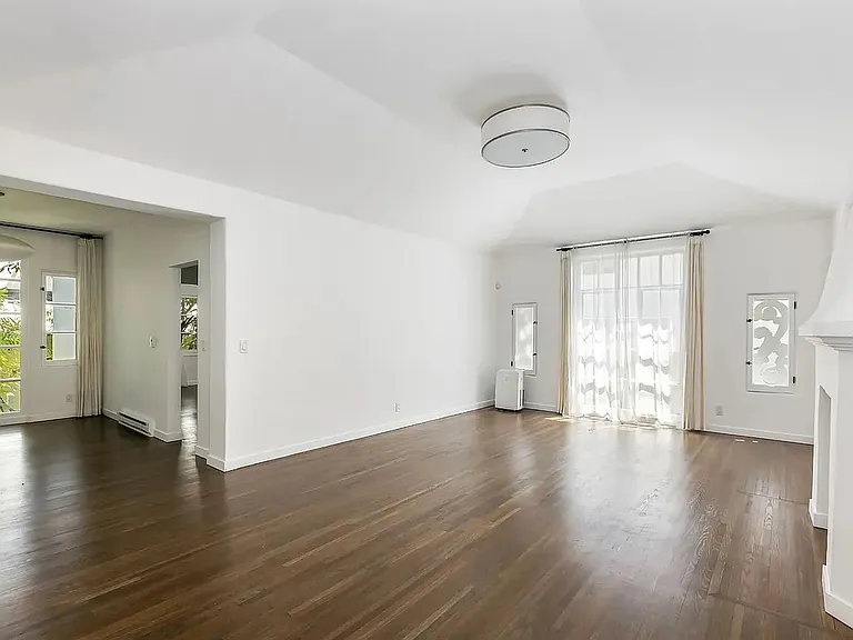 8491 Fountain Ave — Photo 12