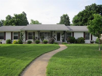 2001 E Mimosa St, Springfield, MO, 65804